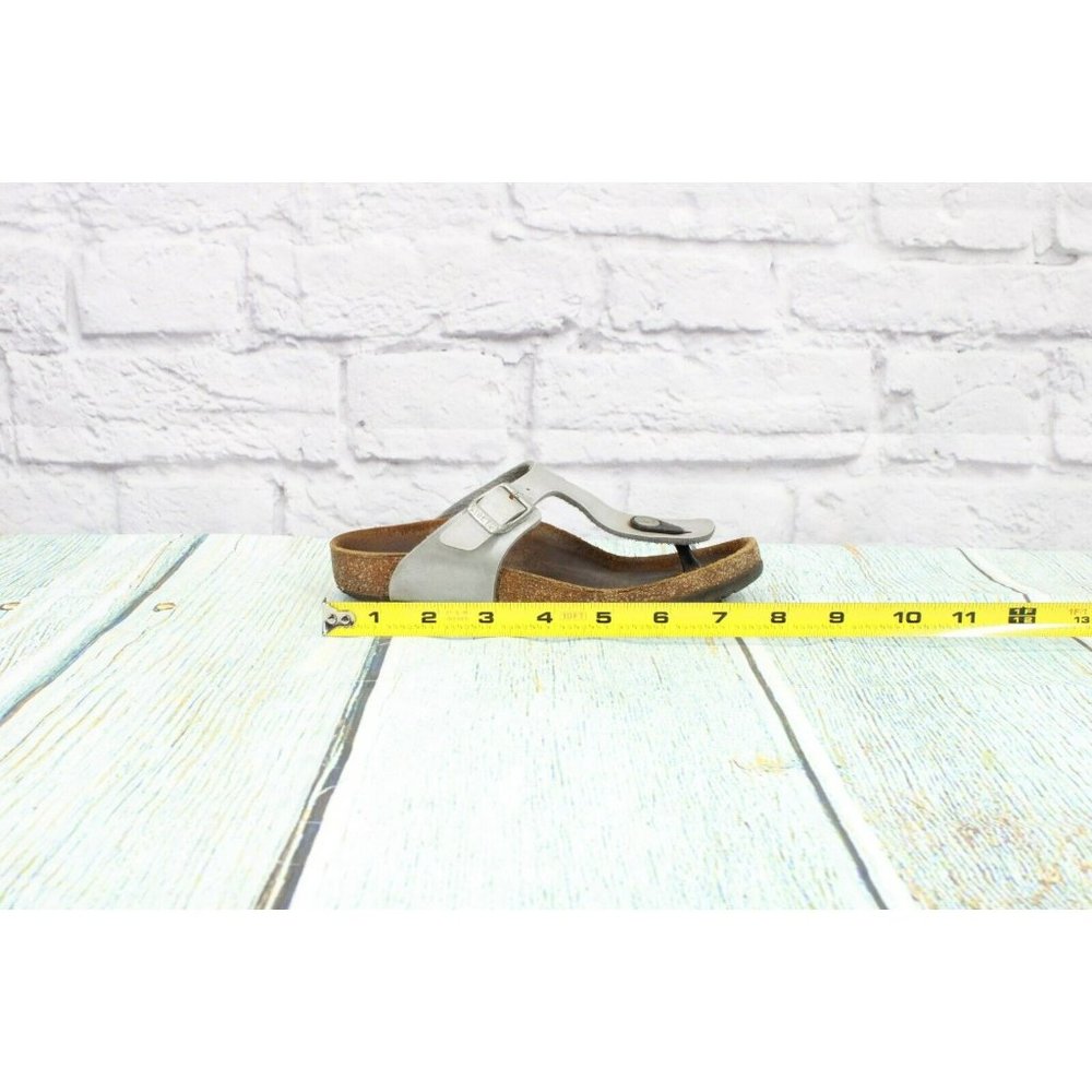 Birkenstock  Silver Leather Slip On T-Strap Thong Flip Flop Size 5 - Picture 6 of 9